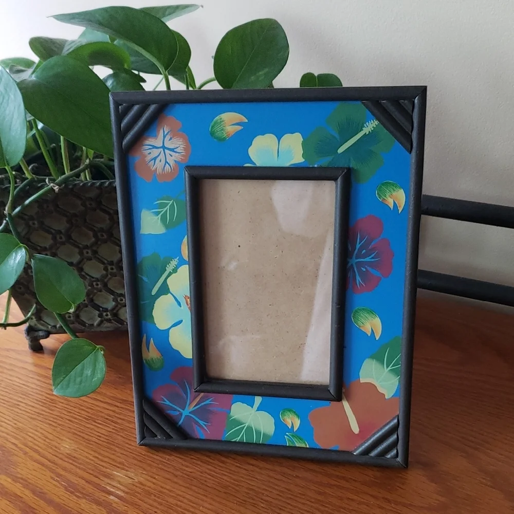 Tropical Floral Picture Frame - Holds 4 X 6 Photo